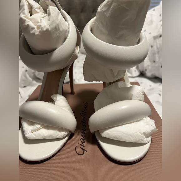 SOLD - Picture 5 of 11